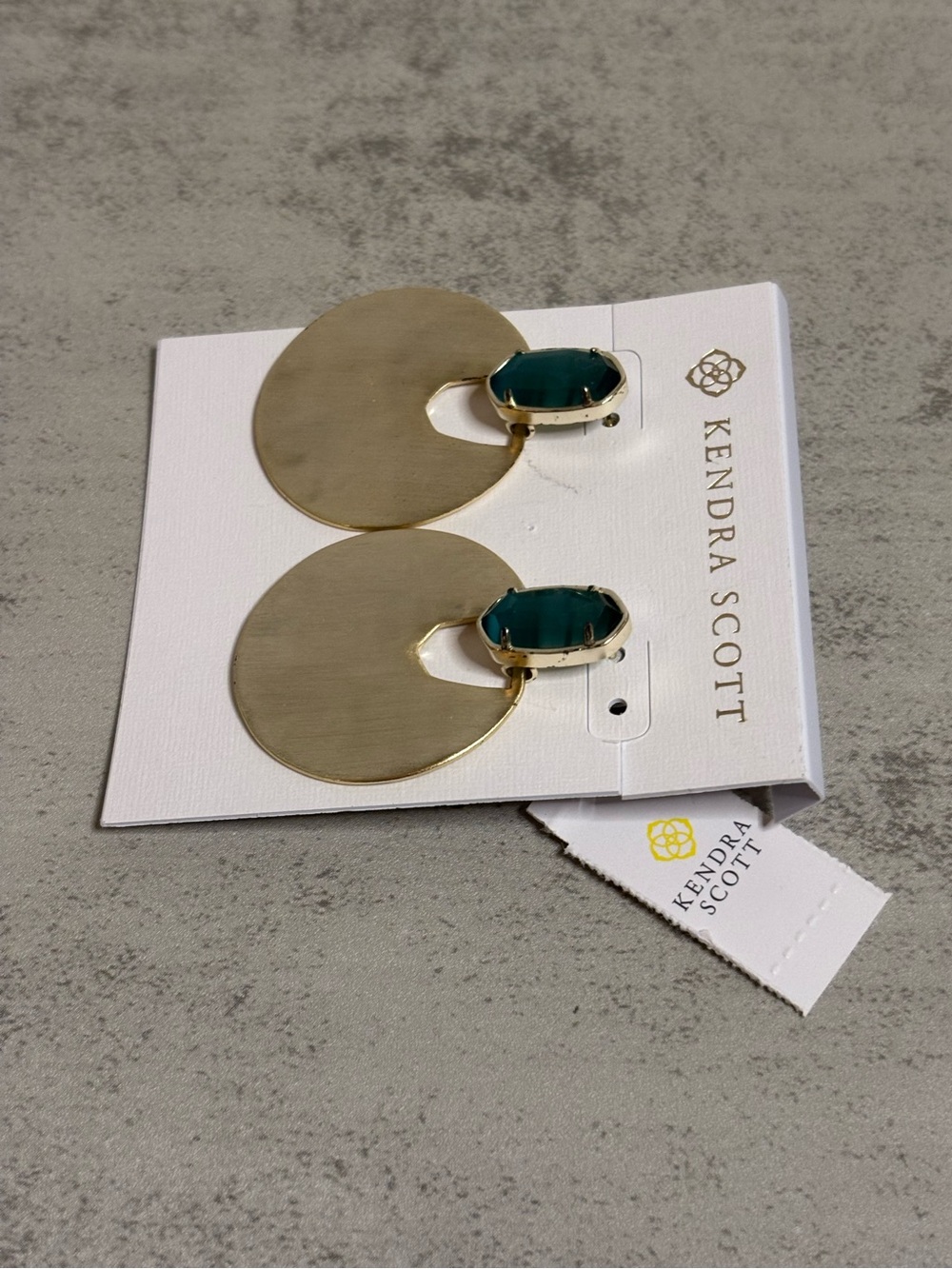 Kendra Scott Deena Gold Hoop Earrings in Emerald Cat’s Eye - Picture 5 of 8